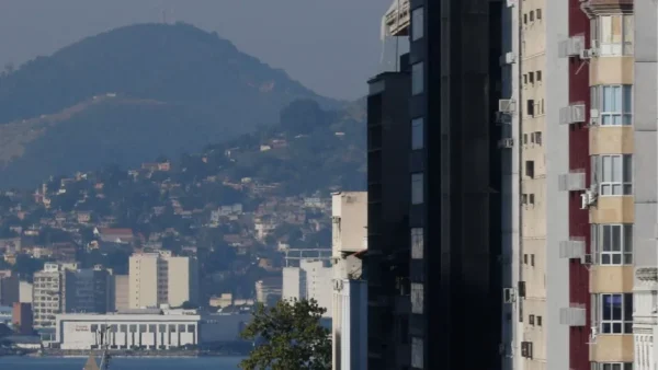 Aluguel no Rio dispara, oferta encolhe 31,8% entre 2023 e 2026, temporada e juros altos pressionam preços em bairros da Zona Sul e demais regiões