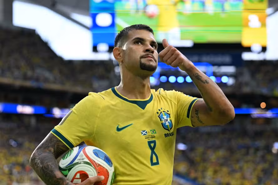Bruno Guimarães, Arsenal e R$ 524 milhões: clube londrino fecha acordo de 90 milhões de euros com o Newcastle e define contrato até 2031