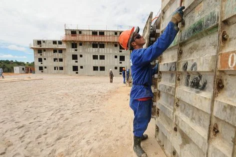 Lançamentos imobiliários Novo Hamburgo crescem 71% em um ano, 1.133 apartamentos lançados no 4º tri de 2025 e foco no Minha Casa, Minha Vida