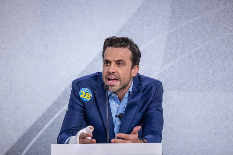 Pablo Marçal na disputa presidencial seria manobra para beneficiar Flávio Bolsonaro, diz Renan Santos, e reacende críticas à eleição mais despolitizada