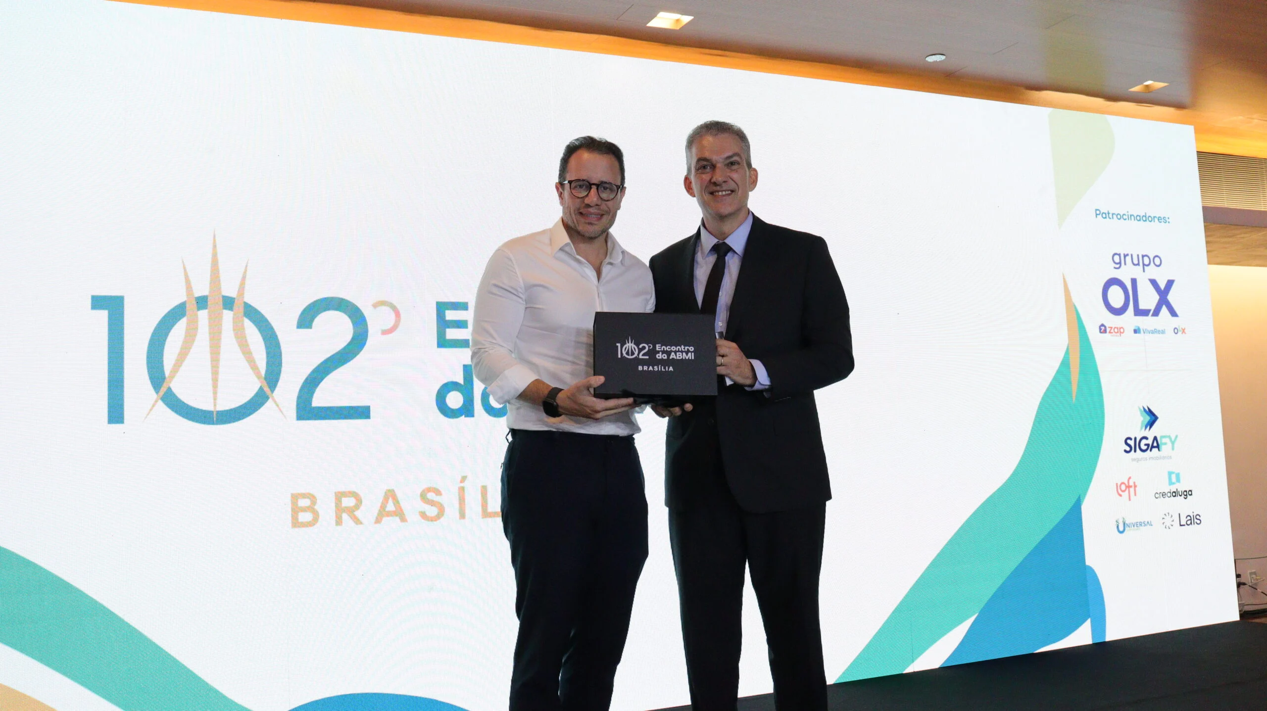 Eduardo Aroeira apresenta panorama da construção civil brasileira, alerta para juros altos, pressão de custos e avanço da infraestrutura no 102º Encontro da ABMI