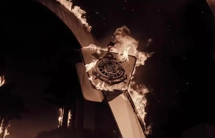Corinthians multa Memphis Depay por imagens do Parque São Jorge em chamas no videoclipe ‘Don’t Panic’, clube anuncia medidas contratuais e legais