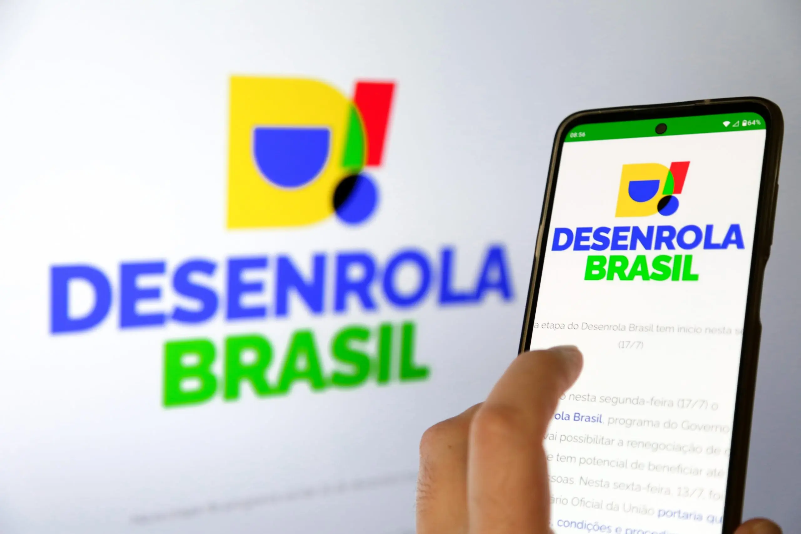 Golpistas usam Minha Casa Minha Vida e Desenrola Brasil para aplicar fraudes com PIX e boletos falsos, prometendo prioridade e renegociação, saiba como se proteger