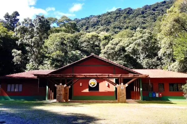 Compensação ambiental, fundo imobiliário doa 211 hectares ao Estado para integrar Parque Estadual dos Três Picos em Teresópolis após corte de árvores