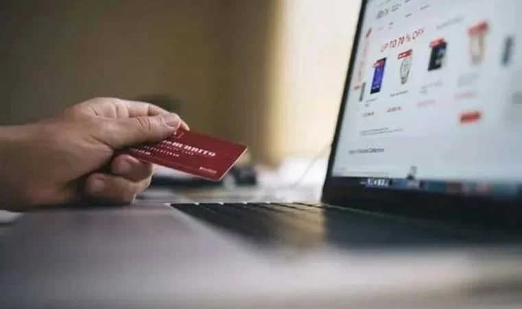 Golpes com Minha Casa Minha Vida e Desenrola Brasil: sites e mensagens falsas pedem PIX e boletos para ‘prioridade’ ou renegociação, veja como se proteger