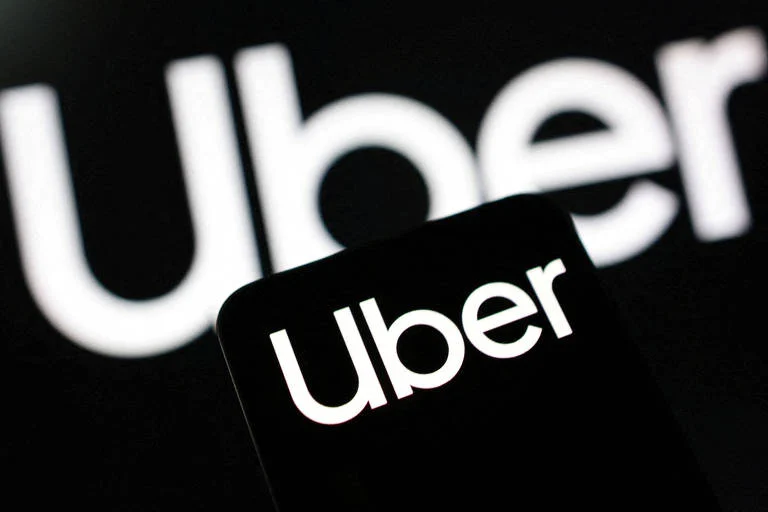 MPT processa Uber em R$ 321 milhões por taxa obrigatória do Passe para Motoristas, pede suspensão em 48 horas e acusa risco de servidão por dívida