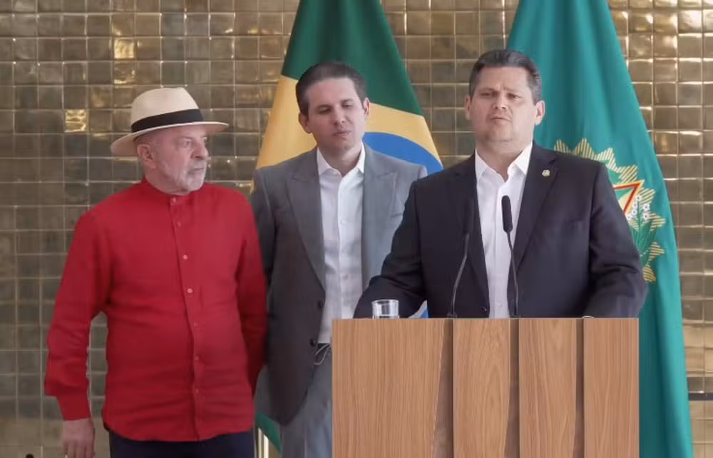 Ao lado de Lula, Motta e Alcolumbre confirmam votação da MP que extingue a taxa das blusinhas na próxima semana, prazo e desdobramentos no Congresso
