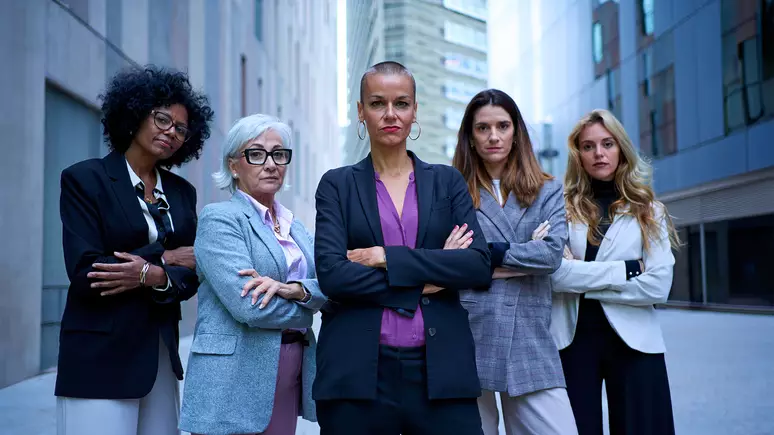 Mês do Corretor: como o protagonismo feminino remodela o mercado imobiliário, com crescimento de 144% em uma década e 35,5% dos corretores ativos