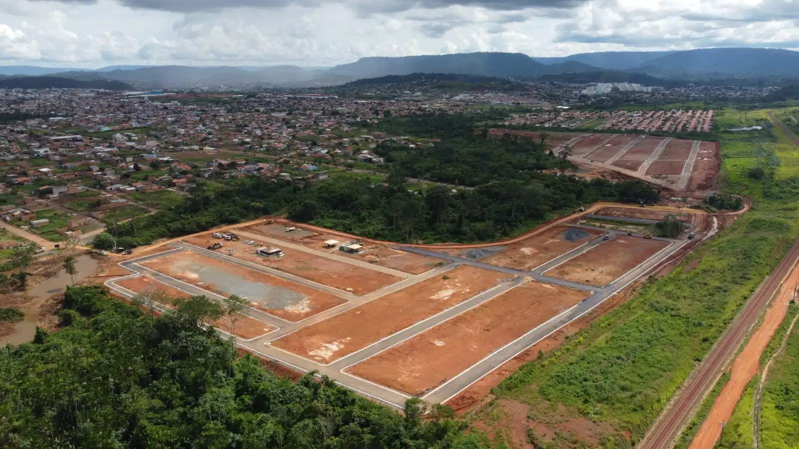 Parauapebas credencia HORL SPE I Ltda para construir ao menos 1.000 moradias populares pelo Minha Casa, Minha Vida no loteamento Flor de Carajás, valores e prazo até 2034