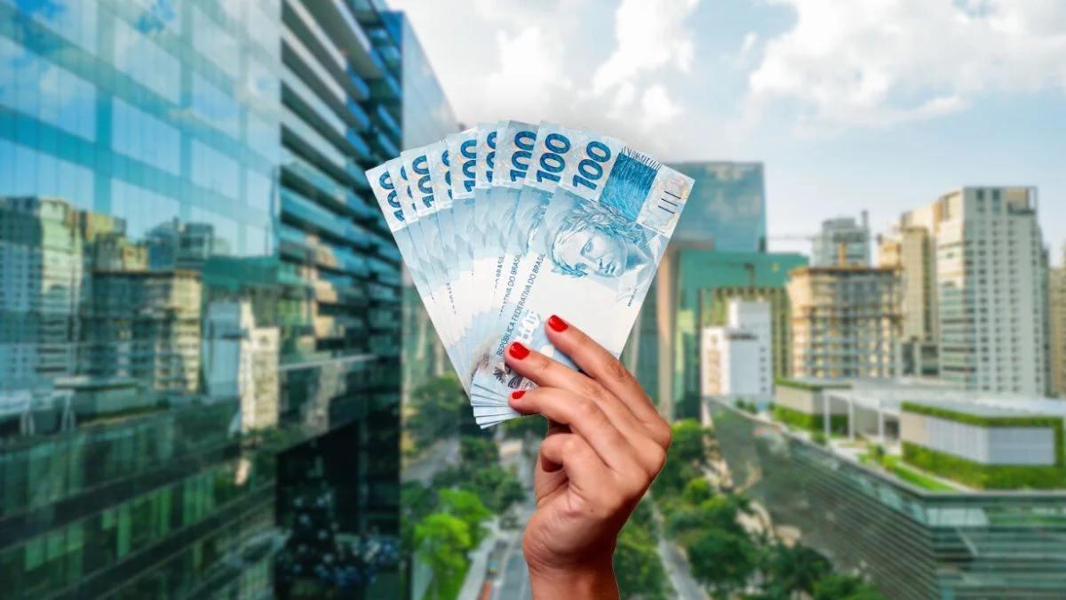 FIIs para comprar em setembro, carteira recomendada pelo BB com 16 fundos, foco em renda e ganho, cada fundo 6,25%, entenda a seleção e os riscos