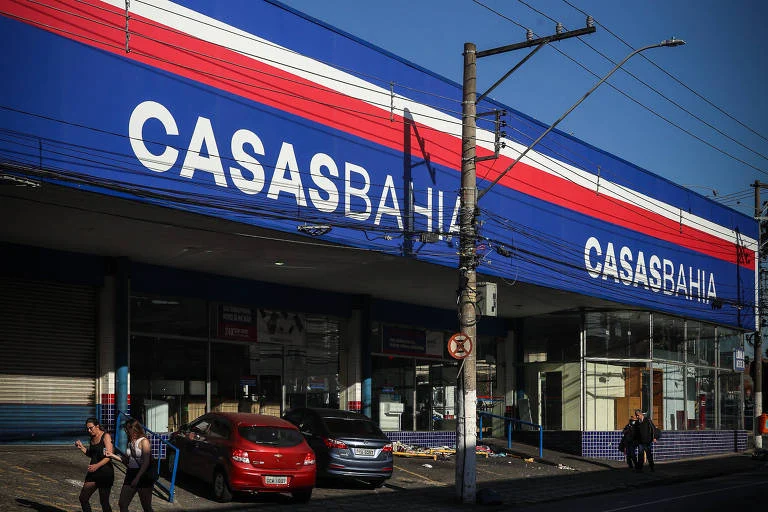 Casas Bahia pede proteção contra corte de contratos essenciais e diz que fornecedores ameaçam suspender energia, gás, telecom e assistência