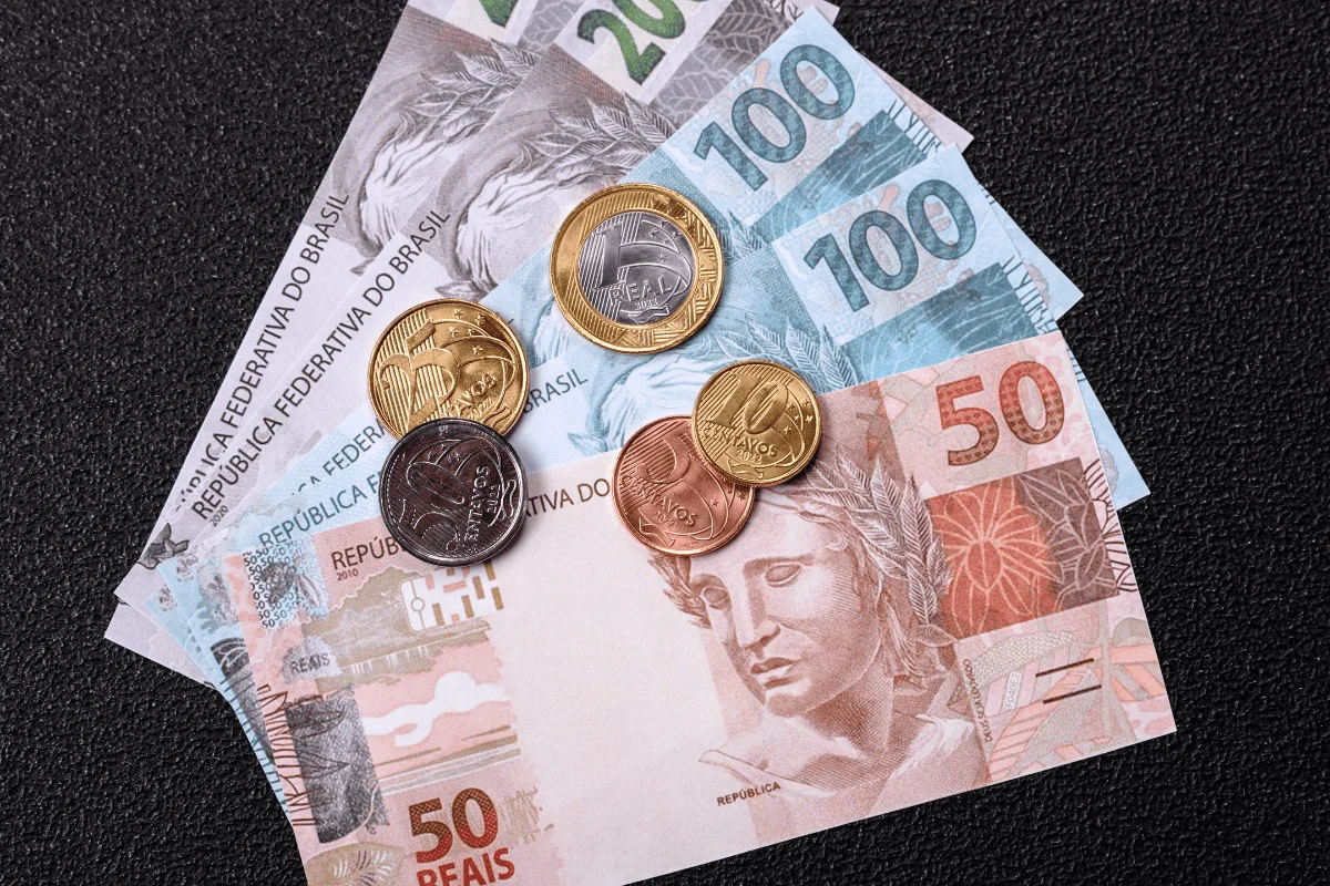 10 fundos imobiliários que pagam dividendos nesta semana; veja os valores