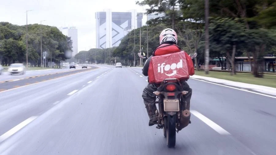 Lula sanciona Move Brasil, que dá crédito a motoristas de apps