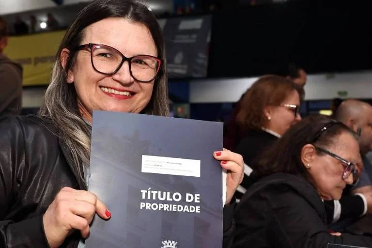 Prefeitura de SP atinge marca histórica de 100 mil documentos entregues pelo Escritura na Mão