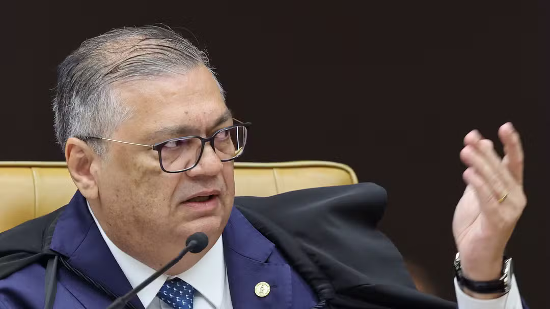 Justiça eleitoral em disputa, partidos vão à Justiça para obter vantagem nas eleições, como decisões da Suprema Corte sobre Trump e votos pelo correio moldam a corrida