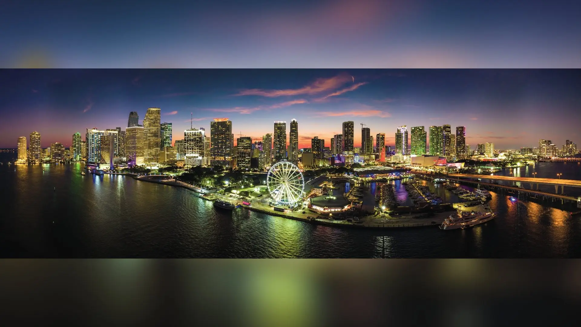 Gigantismo no mercado imobiliário de Miami, 27 arranha-céus em obras, Waldorf Astoria a 320 metros, 888 Brickell Dolce & Gabbana e bilionários