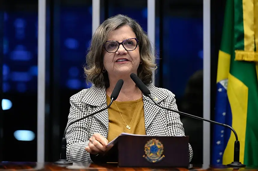 José Guimarães vai procurar Alcolumbre e Hugo Motta para articular votação da PEC do 6×1, esforço do governo para aprovar fim da jornada 6×1 antes de quarta-feira