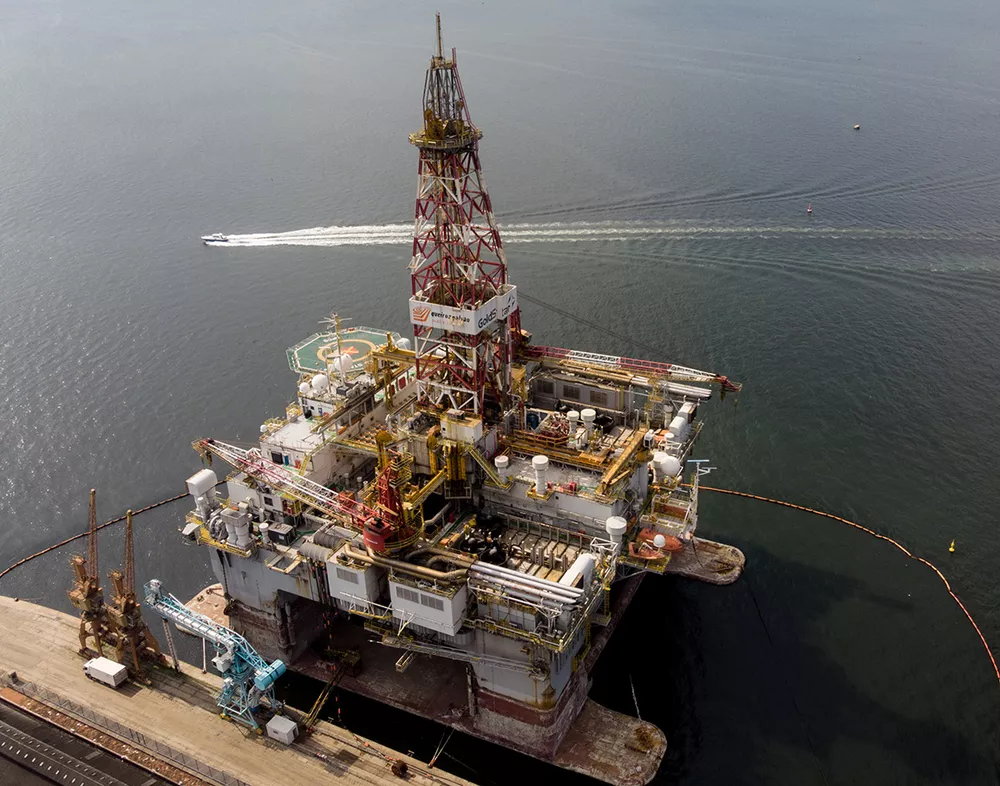 PPSA realiza leilão de 4 milhões de barris de óleo da União do Campo de Búzios, oferta em cinco lotes com entrega em novembro e dezembro, participantes incluem grandes petroleiras