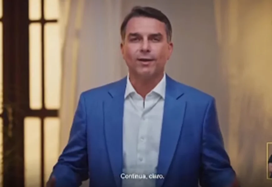 “Com o pai, o Minha Casa Minha Vida acabou e partido de Flávio entrou na Justiça contra o Bolsa Família”