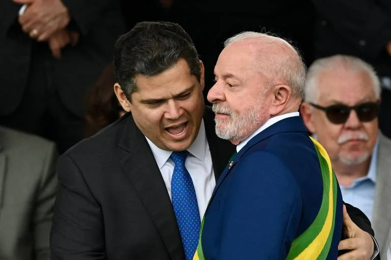 Senado inicia votação da PEC do fim da escala 6×1