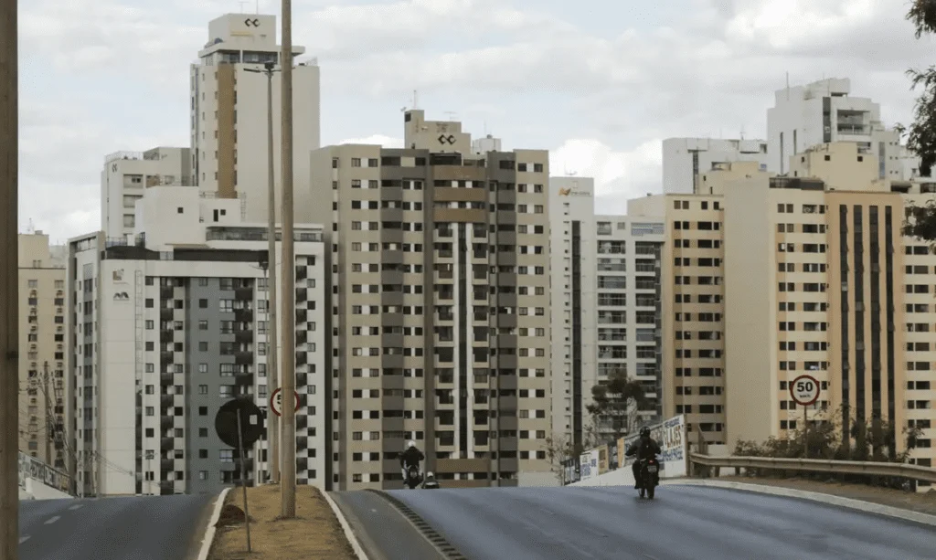 Aluguel no Brasil supera em 76% o orçamento que consumidores dizem poder pagar